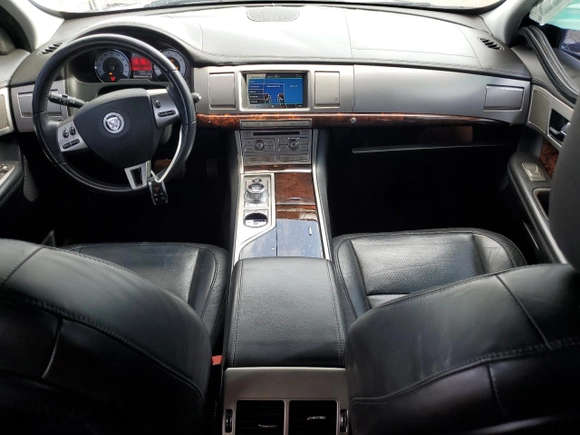 2011 Jaguar XF Premium with VIN SAJWA0GB7BLS11102, listed as a Copart auction lot 55853645 with 72,430 mi miles and Salvage title. Bid and sale history available at DreamBid. Image 8.