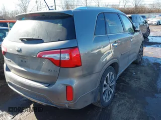 2015 Kia Sorento SX with VIN 5XYKWDA77FG647122, listed as a IAAI auction lot 41416613 with 157,677 mi miles. Bid and sale history available at carsss.com. Image 4.