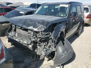 2009 Dodge Nitro SE z VIN 1D8GT28K39W521880, wystawiony jako Copart lot #49750755 z przebiegiem 131 593 mil mil oraz Szkoda całkowita • Salvage title. Historia ofert i sprzedaży dostępna na DreamBid. Obrazek 1.