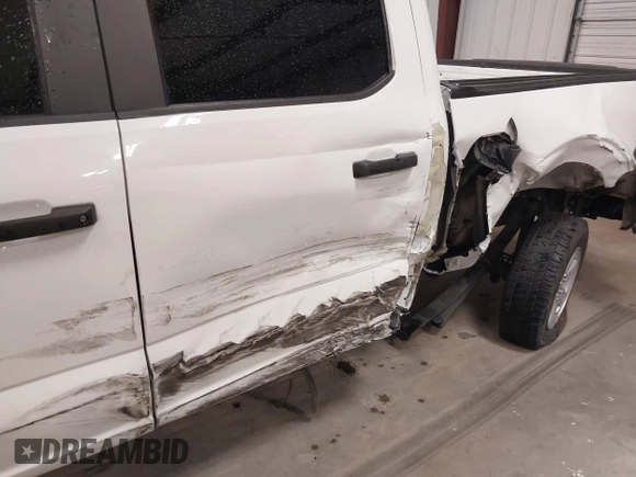 2021 Ford F-150 XL with VIN 1FTEW1C57MFA71572, listed as a IAAI auction lot 41549588 with 82,389 mi miles and . Bid and sale history available at carsss.com. Image 19.