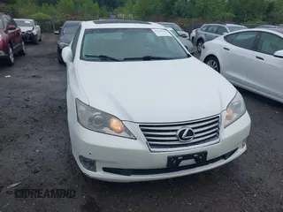 2012 Lexus ES 330 z VIN JTHBK1EG6C2490871, wystawiony jako IAAI lot #42508216 z przebiegiem 131 468 mil mil oraz . Historia ofert i sprzedaży dostępna na DreamBid. Obrazek 12.