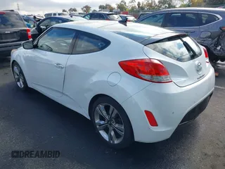 2012 Hyundai Veloster w/Gray Int с VIN KMHTC6ADXCU027658, выставлен на аукционе IAAI как лот 41517929 с пробегом 142 884 миль миль и . История ставок и продаж доступна на DreamBid. Изображение 3.