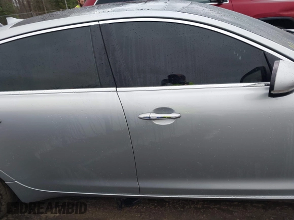 2015 Jaguar XJ with VIN SAJWA2GZ8F8V83551, listed as a IAAI auction lot 41909403 with 112,098 mi miles. Bid and sale history available at carsss.com. Image 14.
