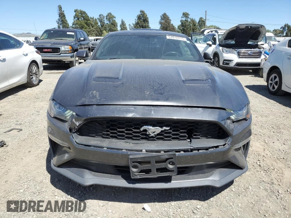 2018 Ford Mustang EcoBoost z VIN 1FA6P8TH3J5129320, wystawiony jako Copart lot #57812415 z przebiegiem 52 841 mil mil oraz Szkoda całkowita • Salvage title. Historia ofert i sprzedaży dostępna na DreamBid. Obrazek 5.