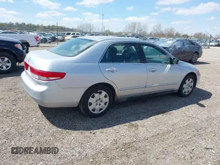 2003 Honda Accord LX z VIN 1HGCM66323A003455, wystawiony jako IAAI lot #42046363 z przebiegiem 223 298 mil mil oraz . Historia ofert i sprzedaży dostępna na DreamBid. Obrazek 4.