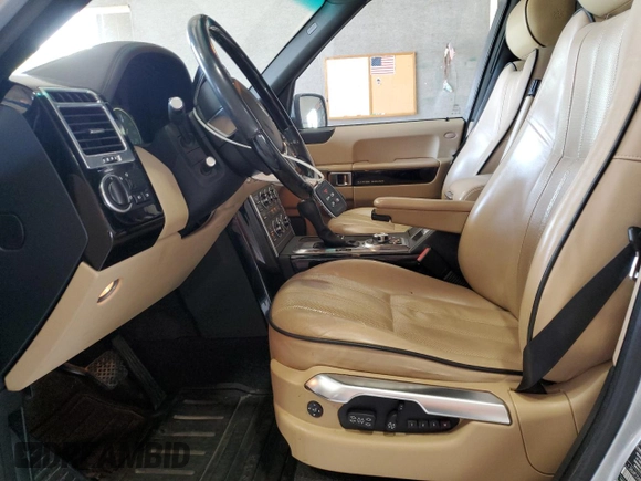 2012 Land Rover Range Rover HSE Lux z VIN SALMF1D4XCA378658, wystawiony jako Copart lot #54204075 z przebiegiem 156 328 mil mil oraz Czysty tytuł • Clean title. Historia ofert i sprzedaży dostępna na DreamBid. Obrazek 7.