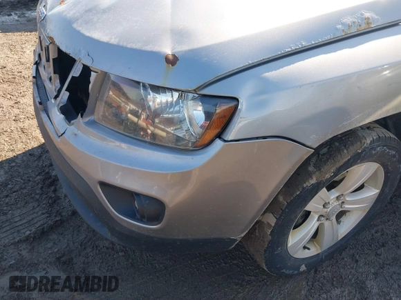 2017 Jeep Compass Latitude with VIN 1C4NJDEB4HD101275, listed as a IAAI auction lot 41773895 with 146,599 mi miles and . Bid and sale history available at DreamBid. Image 6.