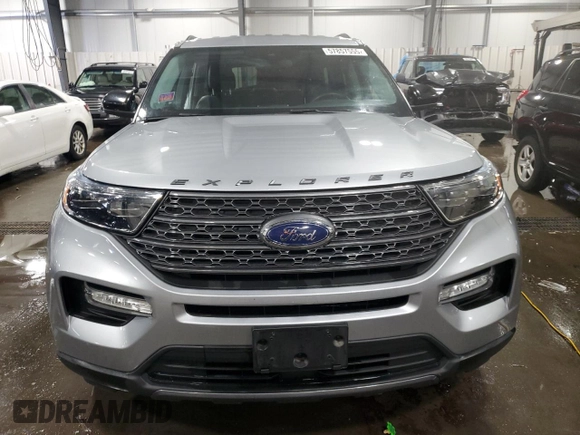 2022 Ford Explorer XLT z VIN 1FMSK8DH3NGB15185, wystawiony jako Copart lot #57857555 z przebiegiem 75 541 mil mil oraz Szkoda całkowita • Salvage title. Historia ofert i sprzedaży dostępna na DreamBid. Obrazek 5.