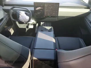 2024 Tesla Cybertruck z VIN 7G2CEHED5RA031214, wystawiony jako Copart lot #85656154 z przebiegiem 2 102 mil mil oraz Szkoda całkowita • Salvage title. Historia ofert i sprzedaży dostępna na DreamBid. Obrazek 8.