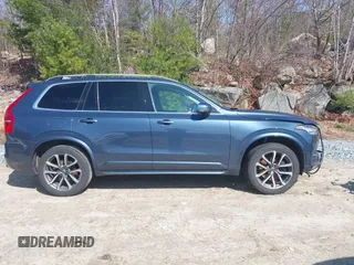 2018 Volvo XC90 Momentum with VIN YV4102PK7J1351715, listed as a IAAI auction lot 41901889 with 97,513 mi miles. Bid and sale history available at carsss.com. Image 13.