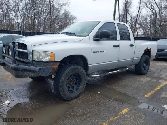 2005 Dodge Ram 1500 SLT with VIN 1D7HU18NX5J611870, listed as a IAAI auction lot 41483474 with 201,422 mi miles. Bid and sale history available at carsss.com. Image 2.