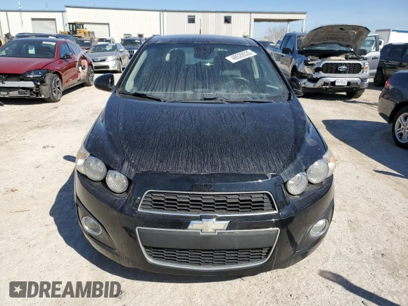 2012 Chevrolet Sonic LTZ z VIN 1G1JE6SHXC4206797, wystawiony jako Copart lot #48520535 z przebiegiem 117 350 mil mil oraz Czysty tytuł • Clean title. Historia ofert i sprzedaży dostępna na DreamBid. Obrazek 5.