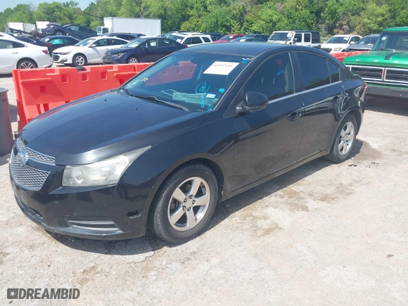 2014 Chevrolet Cruze 1LT with VIN 1G1PC5SBXE7212798, listed as a IAAI auction lot 41992151 with 189,432 mi miles. Bid and sale history available at carsss.com. Image 2.