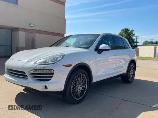 2014 Porsche Cayenne with VIN WP1AA2A2XELA09323, listed as a Copart auction lot 61265345 with 204,292 mi miles and Clean title. Bid and sale history available at DreamBid. Image 2.