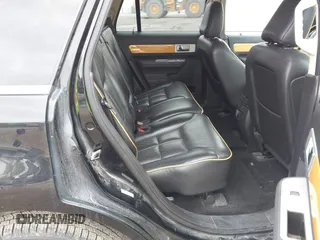 2008 Lincoln MKX z VIN 2LMDU88CX8BJ33894, wystawiony jako IAAI lot #42062310 z przebiegiem 254 077 mil mil oraz . Historia ofert i sprzedaży dostępna na DreamBid. Obrazek 8.