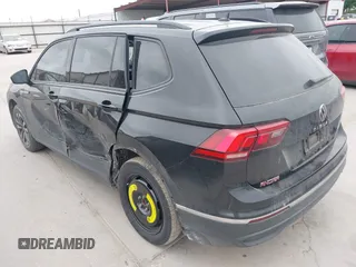 2023 Volkswagen Tiguan S z VIN 3VVRB7AX4PM046851, wystawiony jako IAAI lot #42039811 z przebiegiem 44 985 mil mil oraz . Historia ofert i sprzedaży dostępna na DreamBid. Obrazek 3.