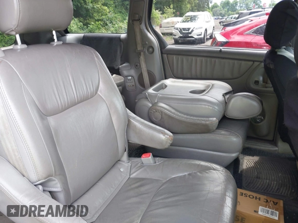 2008 Toyota Sienna XLE with VIN 5TDZK22C48S119831, listed as a IAAI auction lot 42651075 with 119,066 mi miles and . Bid and sale history available at DreamBid. Image 8.