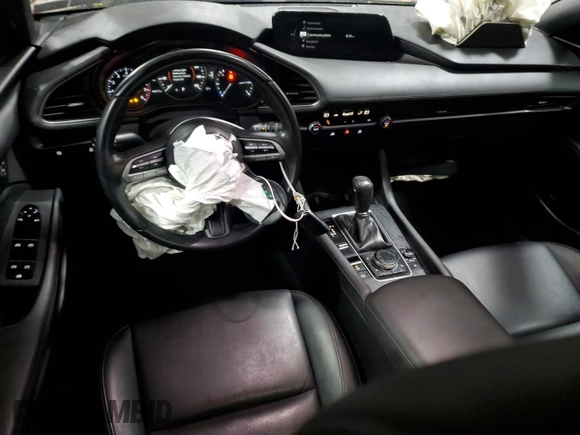 2020 Mazda 3 z VIN JM1BPBLM2L1160233, wystawiony jako Copart lot #84307934 z przebiegiem 44 417 mil mil oraz Szkoda całkowita • Salvage title. Historia ofert i sprzedaży dostępna na DreamBid. Obrazek 8.
