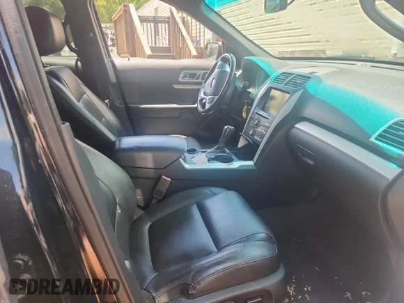 2014 Ford Explorer XLT z VIN 1FM5K7D92EGC25564, wystawiony jako Copart lot #61183995 z przebiegiem 174 061 mil mil oraz Czysty tytuł • Clean title. Historia ofert i sprzedaży dostępna na DreamBid. Obrazek 5.
