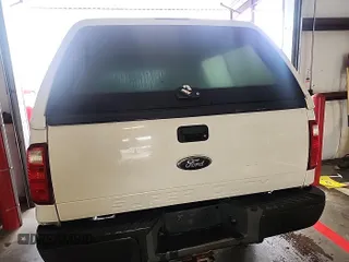 2008 Ford F-250 XL z VIN 1FTNX20568ED56668, wystawiony jako IAAI lot #42536918 z przebiegiem 84 920 mil mil oraz . Historia ofert i sprzedaży dostępna na DreamBid. Obrazek 6.