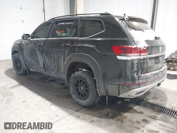 2021 Volkswagen Atlas 3.6L V6 SE w/Technology with VIN 1V2KR2CA7MC540494, listed as a IAAI auction lot 41562095 with 105,795 mi miles. Bid and sale history available at carsss.com. Image 3.