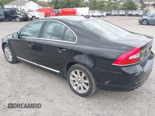 2010 Volvo S80 I6 with VIN YV1960AS1A1120661, listed as a IAAI auction lot 42052019 with 164,092 mi miles. Bid and sale history available at carsss.com. Image 3.