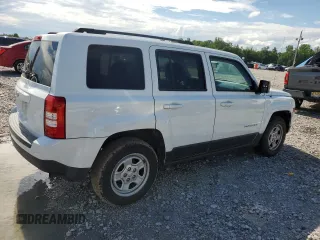 2014 Jeep Patriot Sport z VIN 1C4NJPBA1ED801196, wystawiony jako Copart lot #56635775 z przebiegiem 163 957 mil mil oraz Czysty tytuł • Clean title. Historia ofert i sprzedaży dostępna na DreamBid. Obrazek 3.