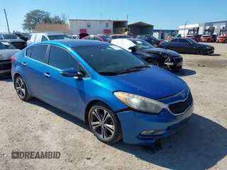 2015 Kia Forte EX with VIN KNAFZ4A85F5307314, listed as a IAAI auction lot 41672202 with 116,890 mi miles. Bid and sale history available at carsss.com. Image 1.