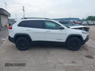2017 Jeep Cherokee Trailhawk с VIN 1C4PJMBS9HW551666, выставлен на аукционе IAAI как лот 42429841 с пробегом 146 632 миль миль и . История ставок и продаж доступна на DreamBid. Изображение 12.