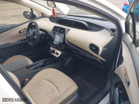 2016 Toyota Prius Two with VIN JTDKBRFU6G3003883, listed as a IAAI auction lot 41924029 with 127,098 mi miles. Bid and sale history available at carsss.com. Image 5.