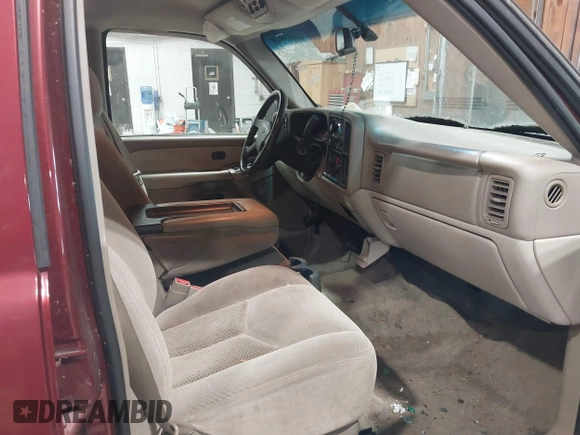 2003 Chevrolet Suburban LT with VIN 1GNFK16Z43J193565, listed as a IAAI auction lot 41683918 with 163,243 mi miles. Bid and sale history available at carsss.com. Image 5.