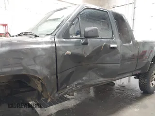 1991 Toyota Pickup с VIN JT4RN13P0M6028973, выставлен на аукционе IAAI как лот 41851906 с пробегом 197 566 миль миль и . История ставок и продаж доступна на DreamBid. Изображение 6.