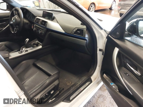 2013 BMW 3 Series 328i xDrive with VIN WBA3B3G50DNP38459, listed as a IAAI auction lot 41579400 with 120,832 mi miles. Bid and sale history available at carsss.com. Image 5.