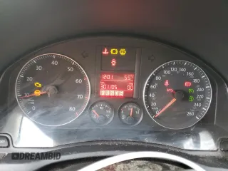 2007 Volkswagen Jetta z VIN 3VWRF31K87M001148, wystawiony jako Copart lot #86141414 z przebiegiem 301 105 mil mil oraz Czysty tytuł • Clean title. Historia ofert i sprzedaży dostępna na DreamBid. Obrazek 9.