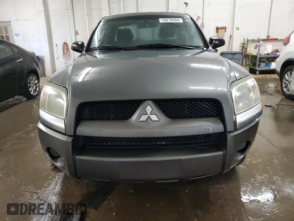 2008 Mitsubishi Raider LS z VIN 1Z7HC28KX8S572256, wystawiony jako Copart lot #76278594 z przebiegiem 139 373 mil mil oraz Szkoda całkowita • Salvage title. Historia ofert i sprzedaży dostępna na DreamBid. Obrazek 5.