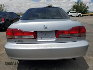 2002 Honda Accord EX z VIN 1HGCG16572A069123, wystawiony jako Copart lot #55861375 z przebiegiem 117 455 mil mil oraz Szkoda całkowita • Salvage title. Historia ofert i sprzedaży dostępna na DreamBid. Obrazek 6.