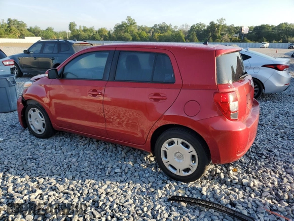 2008 Scion xD z VIN JTKKU104X8J001175, wystawiony jako Copart lot #53845035 z przebiegiem 67 053 mil mil oraz Nie do naprawy • Non repairable. Historia ofert i sprzedaży dostępna na DreamBid. Obrazek 2.