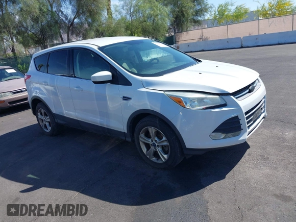 2013 Ford Escape SE with VIN 1FMCU9GX8DUA42581, listed as a IAAI auction lot 42088045 with 153,145 mi miles. Bid and sale history available at carsss.com. Image 1.