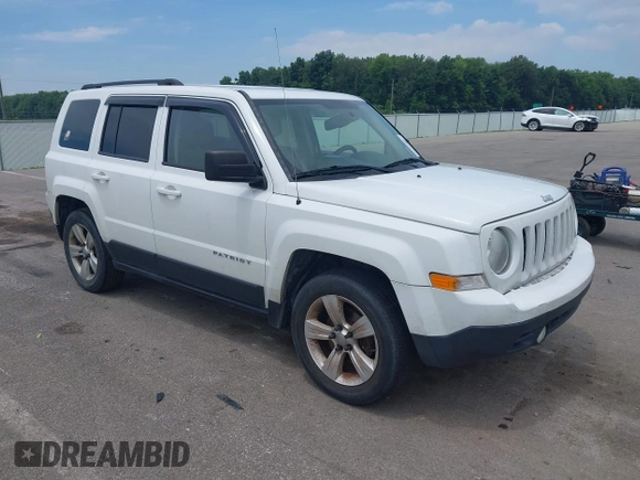 2016 Jeep Patriot High Altitude z VIN 1C4NJPFA0GD795999, wystawiony jako IAAI lot #42684807 z przebiegiem 152 845 mil mil oraz . Historia ofert i sprzedaży dostępna na DreamBid. Obrazek 1.