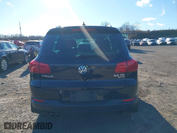 2014 Volkswagen Tiguan S z VIN WVGBV3AX4EW581302, wystawiony jako IAAI lot #41033175 z przebiegiem 69 791 mil mil oraz . Historia ofert i sprzedaży dostępna na DreamBid. Obrazek 16.