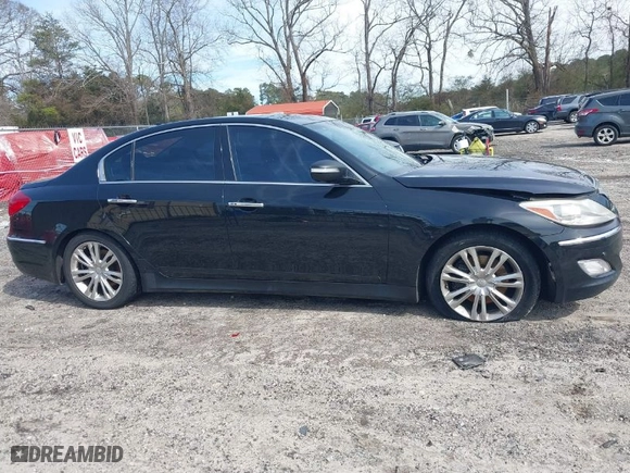 2014 Hyundai Genesis 3.8L with VIN KMHGC4DD5EU261744, listed as a IAAI auction lot 41598731 with NaN miles. Bid and sale history available at carsss.com. Image 13.
