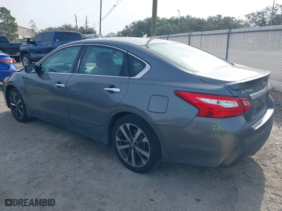 2016 Nissan Altima 2.5 SL with VIN 1N4AL3APXGC246190, listed as a IAAI auction lot 41452833 with 120,789 mi miles. Bid and sale history available at carsss.com. Image 3.