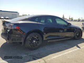 2017 Tesla Model S 100D z VIN 5YJSA1E28HF190858, wystawiony jako Copart lot #60690695 z przebiegiem 73 046 mil mil oraz Szkoda całkowita • Salvage title. Historia ofert i sprzedaży dostępna na DreamBid. Obrazek 3.