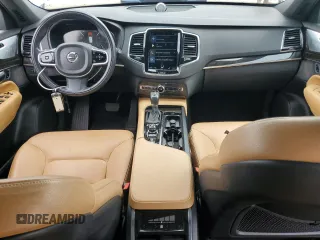 2018 Volvo XC90 Momentum with VIN YV4A22PKXJ1325846, listed as a Copart auction lot 62145045 with 111,119 mi miles and Salvage title. Bid and sale history available at DreamBid. Image 8.