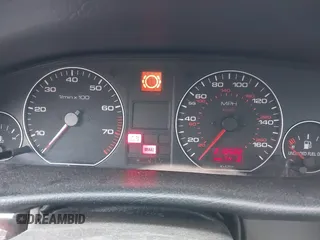 1996 Audi A6 z VIN WAUGA84A6TN084231, wystawiony jako IAAI lot #40940280 z przebiegiem 210 502 mil mil oraz . Historia ofert i sprzedaży dostępna na DreamBid. Obrazek 7.