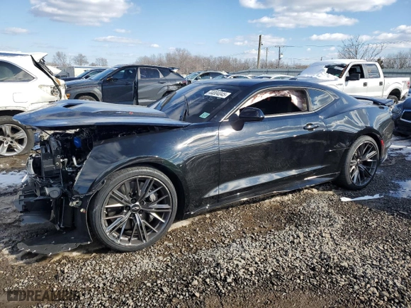 2022 Chevrolet Camaro ZL1 with VIN 1G1FK1R67N0105667, listed as a Copart auction lot 44004045 with 0 mi miles and Salvage Title. Bid and sale history available at carsss.com. Image 1.