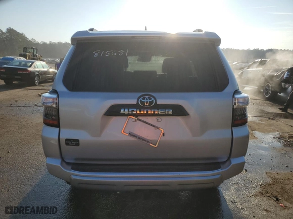 2020 Toyota 4Runner SR5 with VIN JTEBU5JR0L5815681, listed as a Copart auction lot 43769535 with 38,151 mi miles and Salvage Title. Bid and sale history available at carsss.com. Image 6.