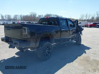 2012 GMC Sierra 2500HD SLE z VIN 1GT120C84CF145821, wystawiony jako IAAI lot #42027315 z przebiegiem 182 249 mil mil oraz . Historia ofert i sprzedaży dostępna na DreamBid. Obrazek 4.