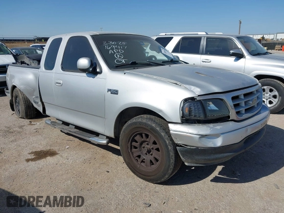 2003 Ford F-150 XL с VIN 1FTRX07W83KB40268, выставлен на аукционе IAAI как лот 42009163 с пробегом 243 836 миль миль и . История ставок и продаж доступна на DreamBid. Изображение 1.