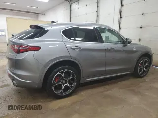 2020 Alfa Romeo Stelvio Ti z VIN ZASPAKBN1L7C88968, wystawiony jako Copart lot #51223235 z przebiegiem 79 530 mil mil oraz Szkoda całkowita • Salvage title. Historia ofert i sprzedaży dostępna na DreamBid. Obrazek 3.